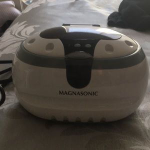 Ultrasonic jewelry cleaner